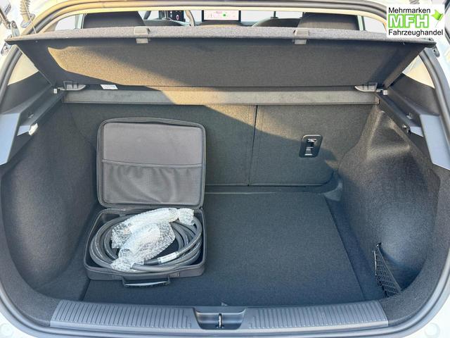 mg4 electric leasing 