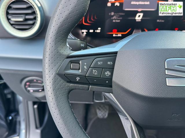 Seat Arona Style 1,0 TSI MO26 2ZoKlima ACC Kamera Sitzheizung Einparkhilfe Apple Car Play 5J Garantie 