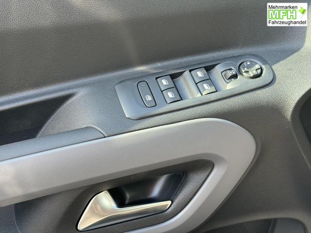 Toyota Proace City Verso 1,5 D-4D Family Automatik L2 7 Sitzer 2ZoKlima Einparkhilfe Apple Kamera 17 Zoll AluTempomat DAB 10 Display 