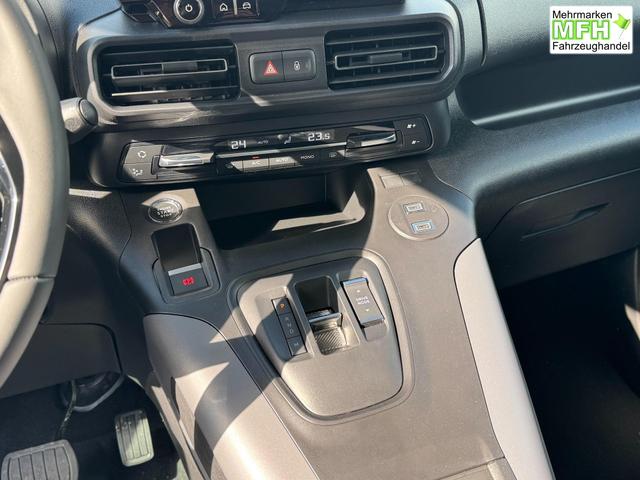 Toyota Proace City Verso 1,5 D-4D Family Automatik L2 7 Sitzer 2ZoKlima Einparkhilfe Apple Kamera 17 Zoll AluTempomat DAB 10 Display 
