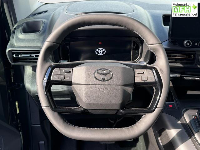 Toyota Proace City Verso 1,5 D-4D Family Automatik L2 7 Sitzer 2ZoKlima Einparkhilfe Apple Kamera 17 Zoll AluTempomat DAB 10 Display 