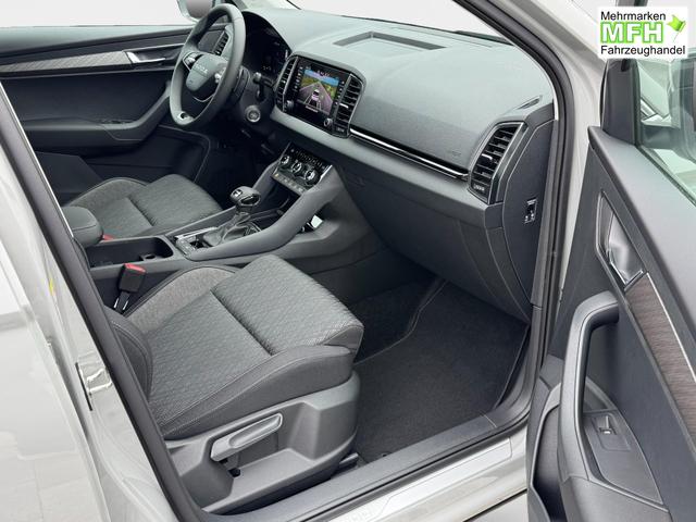 Skoda Karoq Extra Plus 1,5 TSI DSG 2Zoklima 2xEinparkhilfe AHK Kamera Sitzheizung beheiztes Lenkrad 