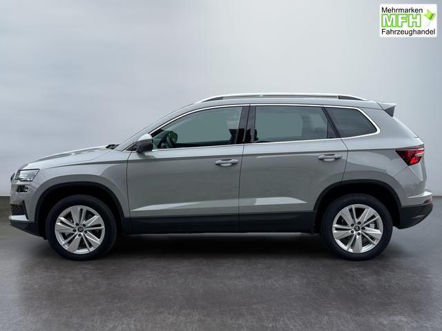Skoda Karoq Extra Plus 1,5 TSI DSG 2Zoklima 2xEinparkhilfe AHK Kamera Sitzheizung beheiztes Lenkrad 