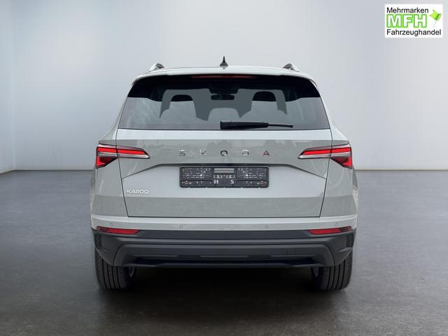 Skoda Karoq Extra Plus 1,5 TSI DSG 2Zoklima 2xEinparkhilfe AHK Kamera Sitzheizung beheiztes Lenkrad 