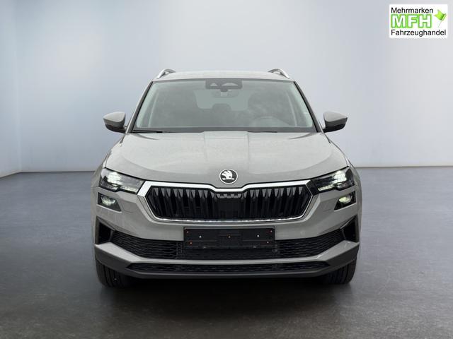 Skoda Karoq Extra Plus 1,5 TSI DSG 2Zoklima 2xEinparkhilfe AHK Kamera Sitzheizung beheiztes Lenkrad 