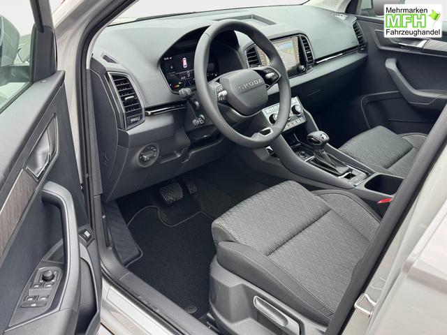 Skoda Karoq Extra Plus 1,5 TSI DSG 2Zoklima 2xEinparkhilfe AHK Kamera Sitzheizung beheiztes Lenkrad 