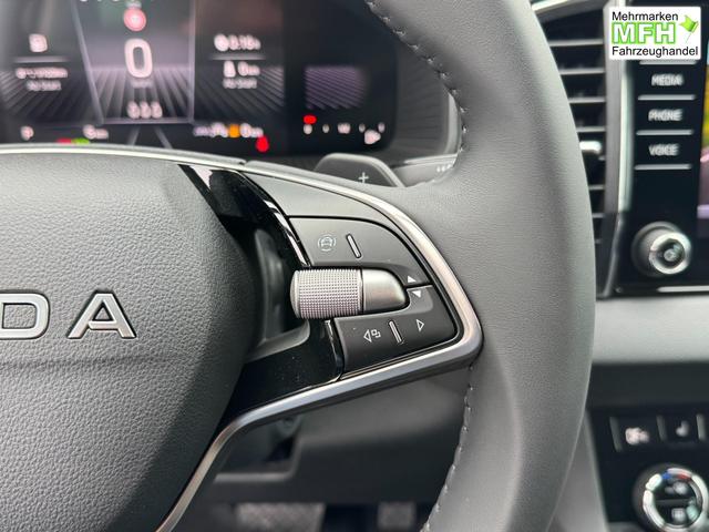 Skoda Karoq Extra Plus 1,5 TSI DSG 2Zoklima 2xEinparkhilfe AHK Kamera Sitzheizung beheiztes Lenkrad 