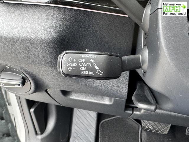 Skoda Karoq Extra Plus 1,5 TSI DSG 2Zoklima 2xEinparkhilfe AHK Kamera Sitzheizung beheiztes Lenkrad 