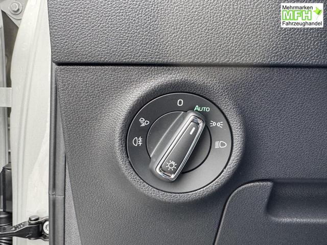 Skoda Karoq Extra Plus 1,5 TSI DSG 2Zoklima 2xEinparkhilfe AHK Kamera Sitzheizung beheiztes Lenkrad 
