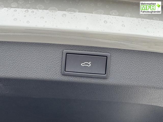 Skoda Karoq Extra Plus 1,5 TSI DSG 2Zoklima 2xEinparkhilfe AHK Kamera Sitzheizung beheiztes Lenkrad 
