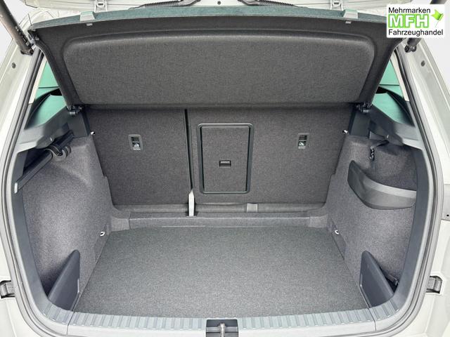 Skoda Karoq Extra Plus 1,5 TSI DSG 2Zoklima 2xEinparkhilfe AHK Kamera Sitzheizung beheiztes Lenkrad 