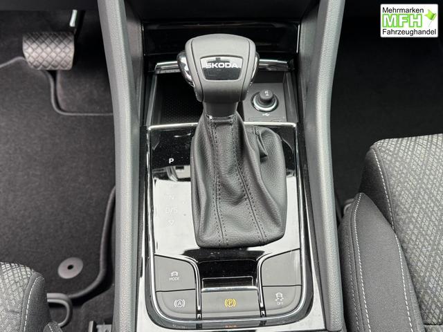 Skoda Karoq Extra Plus 1,5 TSI DSG 2Zoklima 2xEinparkhilfe AHK Kamera Sitzheizung beheiztes Lenkrad 