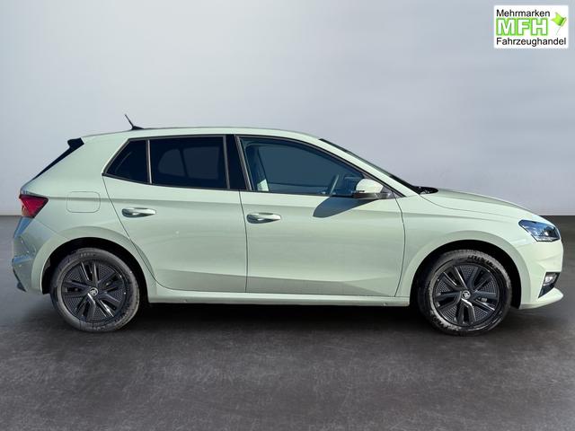 Skoda Fabia Extra Plus 1,5 TSI 2 ZoKlima ACC Navi 2x Einparkhilfe Kessy beheiztes Lenkrad Sitzheizung Sunset 5J Garantie 