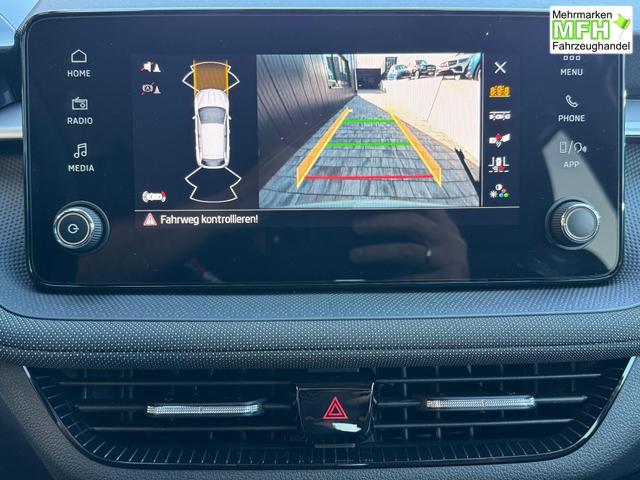 Skoda Fabia Extra Plus 1,5 TSI 2 ZoKlima ACC Navi 2x Einparkhilfe Kessy beheiztes Lenkrad Sitzheizung Sunset 5J Garantie 