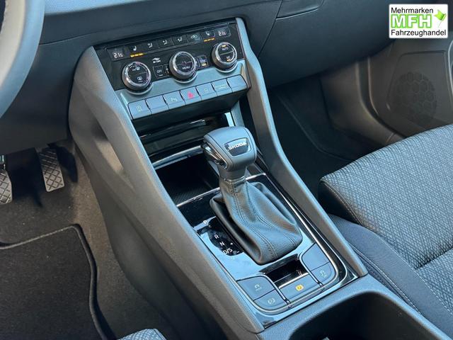 Skoda Karoq Extra Plus 1,5 TSI DSG 2Zoklima 2xEinparkhilfe AHK Kamera Sitzheizung beheiztes Lenkrad 