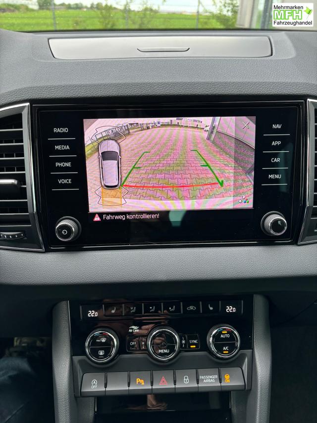 Skoda Karoq Classic 2.0 TDI 115PS, 16" Alu, Elektr. Heckklappe, Virtual Cockpit 10", Parksensoren vorn/hinten, Rückfahrkamera, Kessy, Winter-Paket, SunSet, Climatronic, Tempomat, Radio 8"+Wireless Smartlink, Dachreling, LED-Scheinwerfer, Nebelscheinwerfer 