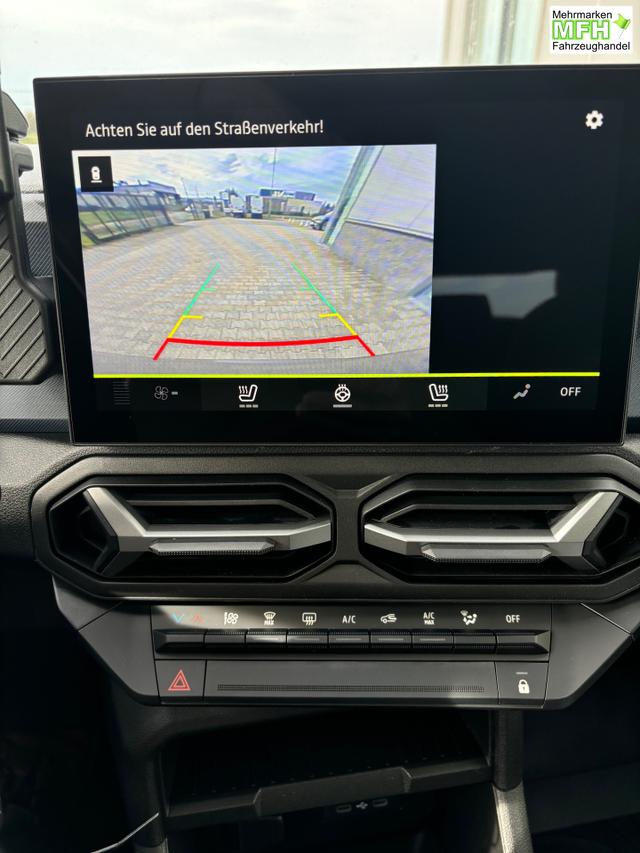 Dacia Duster Journey 1.8 HYBRID 155 AUTOMATIK (Benzin/Elektro), 18" Alufelgen "TAGASAN", Klimaautomatik, Hands-free, Rückfahrkamera, Parksensoren hinten, LED-Scheinwerfer, NAVI MEDIA LIV 10", Abgedunkelte Scheiben, Nebelscheinwerfer, Armlehne, Dachreling, Tempomat 