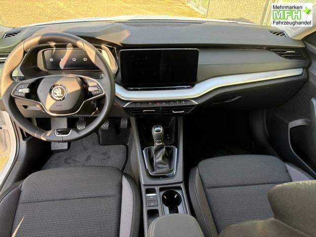 Skoda Octavia Combi Selection 2.0 TDI 115PS, 5 JAHRE GARANTIE, 16" ALUFELGEN, Climatronic, Parksensoren vo/hi, Rückfahrkamera, Virtual Cockpit 10", Sitzheizung, LED-Scheinwerfer, Radio 10" + Wireless Smartlink, Tempomat, Lederlenkrad, Dachreling 