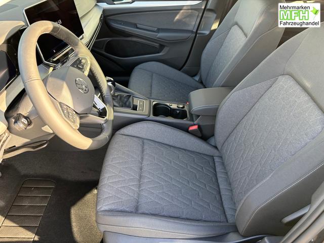 Volkswagen Golf Variant R-Line 1.5 eTSI (Mild-Hybrid) 150PS DSG (AUTOMATIK), WINTERPAKET, 17" Alu, Sportsitze, Sportfahrwerk, Abgedunkelte Scheiben, Adaptiver Tempomat ACC, Digital Cockpit Pro, LED-Scheinwerfer, Radio2Discover 12,9" + App-Connect, Parksensoren vo/hi, R&uuml;ckfahrkamera 