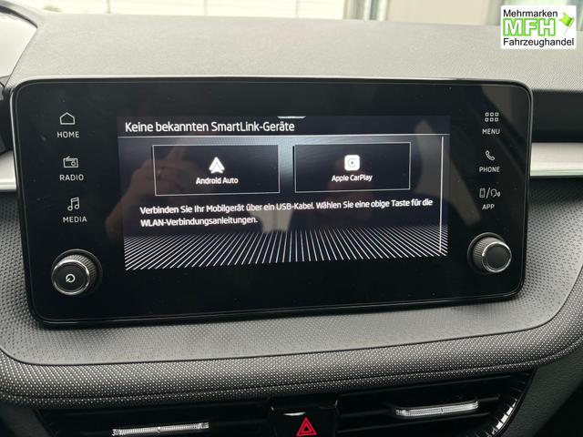 Skoda Fabia Classic LIEFERUNG KOSTENLOS! 1.0 TSI 95PS, 15" ALU, LED-Scheinwerfer, M-Lederlenkrad, Nebelscheinwerfer, Parksensoren vorne + hinten, R&uuml;ckfahrkamera, Sitzheizung, Tempomat, Klimaanlage, Infotainment 8"+Wireless SmartLink, Fu&szlig;matten, Mittelarmlehne 