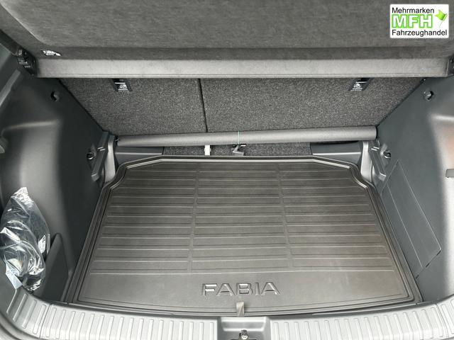 Skoda Fabia Classic LIEFERUNG KOSTENLOS! 1.0 TSI 95PS, 15" ALU, LED-Scheinwerfer, M-Lederlenkrad, Nebelscheinwerfer, Parksensoren vorne + hinten, R&uuml;ckfahrkamera, Sitzheizung, Tempomat, Klimaanlage, Infotainment 8"+Wireless SmartLink, Fu&szlig;matten, Mittelarmlehne 