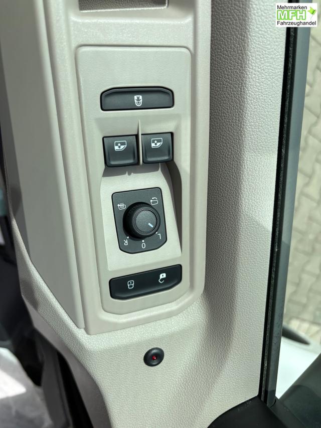 Volkswagen T7 California Beach Tour 2.0 TDI 150PS DSG, 5 Sitzer + 4 Schlafplätze, Drehsitze vorn, Privacy-Glas, Technikbox 230V, Aufstelldach, Klima, Parksensoren, Radio Ready2Discover App-Connect, M-Lederlenkrad, Schiebetüre links/rechts, Digital Cockpit, ACC/Tempomat, SIDE ASSIST 