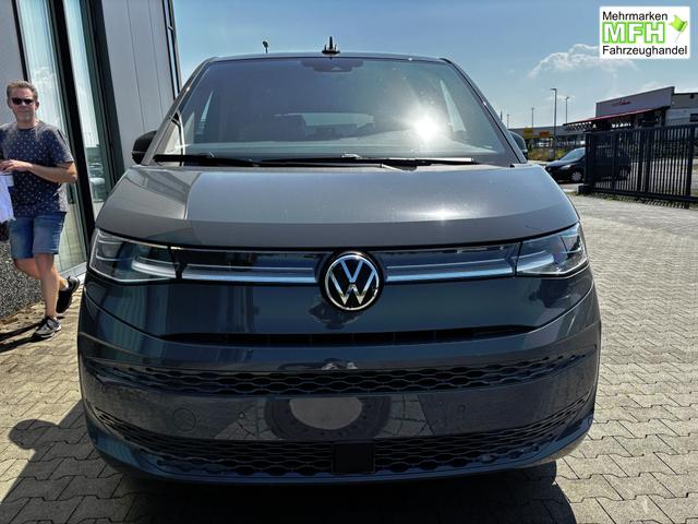 Volkswagen T7 Multivan Style 2.0 TSI 204PS DSG, 5 Jahre VW-Garantie, 7-Sitzer, IQ.LIGHT LED-MATRIX-SCHEINWERFER, 3-ZONEN-CLIMATRONIC, Alarm, Digital Cockpit Pro, Sitzheizung, 17" Alu, R&uuml;ckfahrkamera, Park Assist, Parksensoren vorn & hinten, Elektr. Schiebet&uuml;re links rechts 