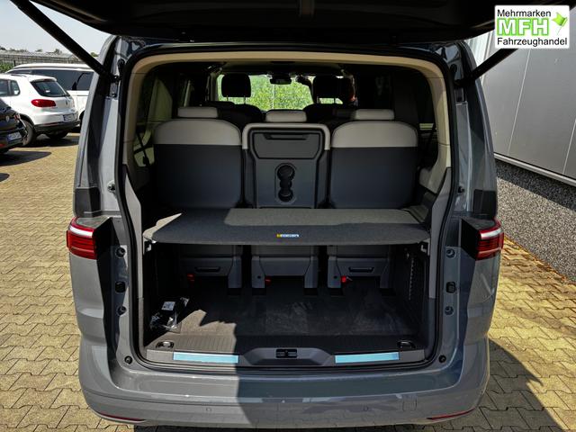 Volkswagen T7 Multivan Style 2.0 TSI 204PS DSG, 5 Jahre VW-Garantie, 7-Sitzer, IQ.LIGHT LED-MATRIX-SCHEINWERFER, 3-ZONEN-CLIMATRONIC, Alarm, Digital Cockpit Pro, Sitzheizung, 17" Alu, R&uuml;ckfahrkamera, Park Assist, Parksensoren vorn & hinten, Elektr. Schiebet&uuml;re links rechts 