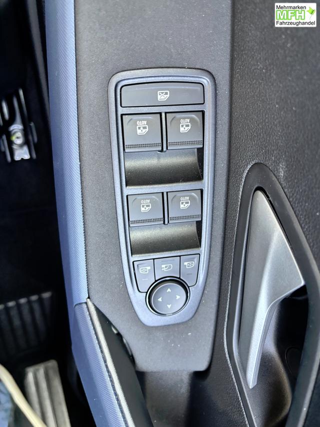 Dacia Bigster Essential 1.2 mild-hybrid 140, 17" Alufelgen, Klimaanlage, Radio 10", Parksensoren hinten, R&uuml;ckfahrkamera, Tempomat, Lederlenkrad, Dachreling 