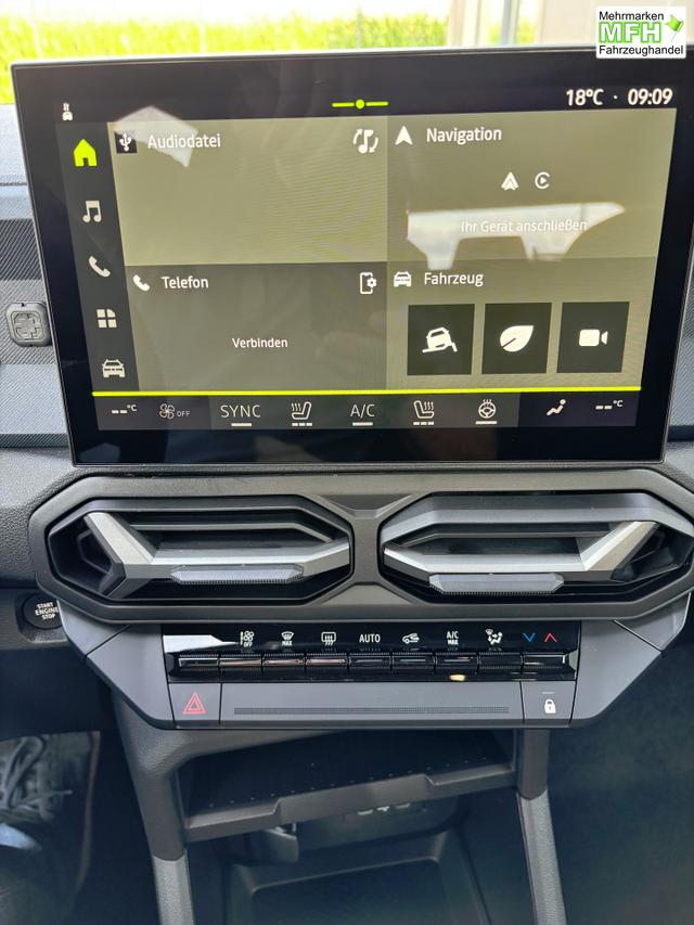 Dacia Bigster Essential 1.2 mild-hybrid 140, 17" Alufelgen, Klimaanlage, Radio 10", Parksensoren hinten, R&uuml;ckfahrkamera, Tempomat, Lederlenkrad, Dachreling 