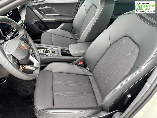 Cupra Leon Sportstourer Basis 1.5 TSI 150PS 6-Gang, 5J Garantie, SCHWARZ-METALLIC, MATRIX-LED, AHK SCHWENKBAR, EDGE-PAKET, DYNAMIC-DESIGN, Elektr. Heckklappe, Dachreling, 18" Alu, Voll-LED-Scheinwerfer, 3Z-Climatronic, ACC/Tempomat, Full Link, Parksensoren v/h, Privacy-Glas 