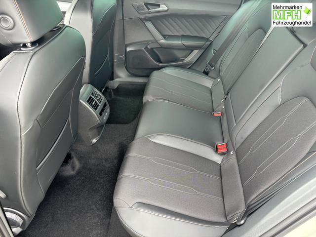 Cupra Leon Sportstourer Basis 1.5 TSI 150PS 6-Gang, 5J Garantie, SCHWARZ-METALLIC, MATRIX-LED, AHK SCHWENKBAR, EDGE-PAKET, DYNAMIC-DESIGN, Elektr. Heckklappe, Dachreling, 18" Alu, Voll-LED-Scheinwerfer, 3Z-Climatronic, ACC/Tempomat, Full Link, Parksensoren v/h, Privacy-Glas 