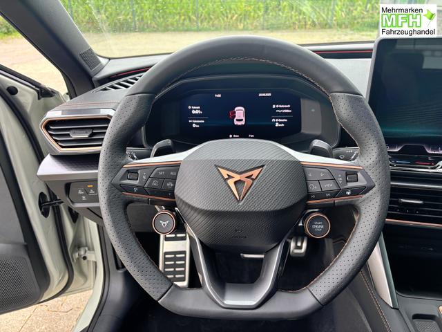 Cupra Leon Sportstourer Basis 1.5 TSI 150PS 6-Gang, 5J Garantie, SCHWARZ-METALLIC, MATRIX-LED, AHK SCHWENKBAR, EDGE-PAKET, DYNAMIC-DESIGN, Elektr. Heckklappe, Dachreling, 18" Alu, Voll-LED-Scheinwerfer, 3Z-Climatronic, ACC/Tempomat, Full Link, Parksensoren v/h, Privacy-Glas 