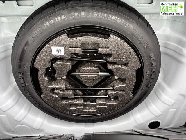 Kia Ceed Sportswagon Spin 1.5 T-GDI 140PS 7DCT (AUTOMATIKGETRIEBE), Schwarz-Metallic, 16" Alufelgen, Klimaanlage, Winter-Paket, Navigationssystem 10,25", Parksensoren hinten, R&uuml;ckfahrkamera, Tempomat, Dachreling, Beheiztes Lederlenkrad, ZV mit Fernbedienung, Reserve-Notrad 