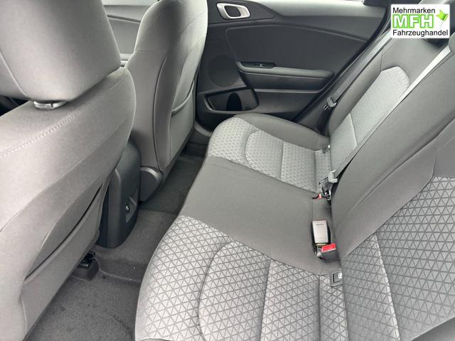 Kia Ceed Sportswagon Spin 1.5 T-GDI 140PS 7DCT (AUTOMATIKGETRIEBE), Schwarz-Metallic, 16" Alufelgen, Klimaanlage, Winter-Paket, Navigationssystem 10,25", Parksensoren hinten, R&uuml;ckfahrkamera, Tempomat, Dachreling, Beheiztes Lederlenkrad, ZV mit Fernbedienung, Reserve-Notrad 