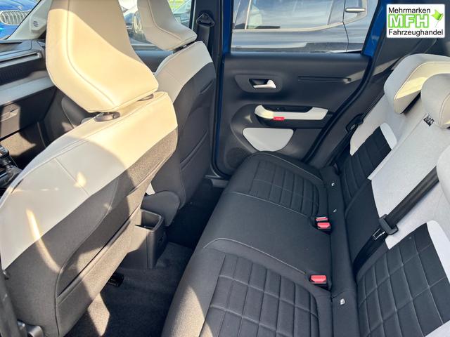 Citro&euml;n C3 NEUES MODELL "MAX" Turbo 100PS, Blau-Metallic, Winterpaket, 17" Alufelgen, Parksensoren hinten, R&uuml;ckfahrkamera, Klimautomatik, Privacy-Glas, Dachreling, Navigation, Head-up-Display, Au&szlig;enspiegel elektr. einstell-/beheiz-/anklappbar, ZV mit Fernbedienung 