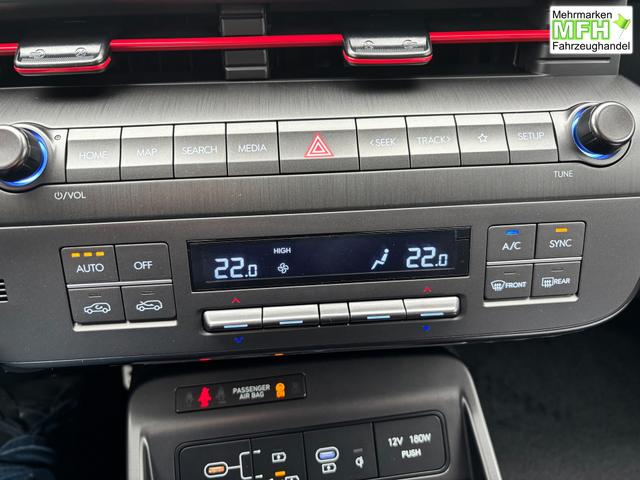 Hyundai KONA Style 1.0 T-GDI 115PS, 17" ALU, FULL-LED-Scheinwerfer, Elektr. Heckklappe, Vordersitze, Leder-/Stoff-Polster, Privacy-Glas, Winter-Paket, 2-Zonen-Klimaautomatik, Dachreling, Tempomat, NAVIGATION 12,3", Parksensoren v/h, R&uuml;ckfahrkamera, Alarm, Smart Key 