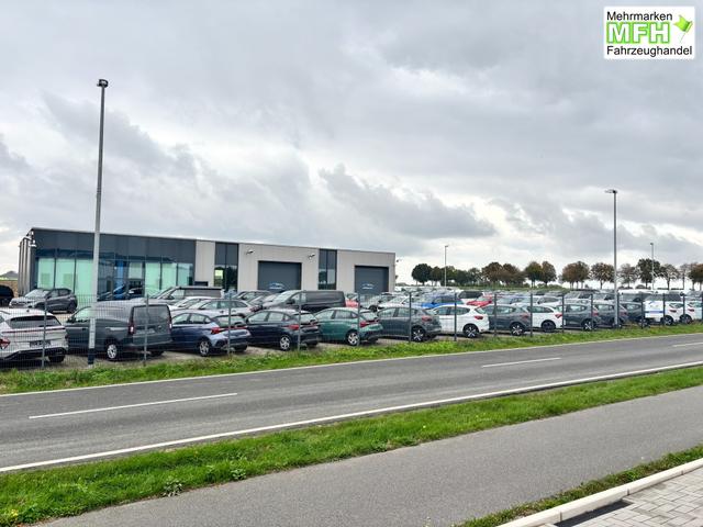 Dacia Duster Journey 1.8 HYBRID 155 AUTOMATIK (Benzin/Elektro), 18" Alufelgen "TAGASAN", Klimaautomatik, Hands-free, Rückfahrkamera, Parksensoren hinten, LED-Scheinwerfer, NAVI MEDIA LIV 10", Abgedunkelte Scheiben, Nebelscheinwerfer, Armlehne, Dachreling, Tempomat 