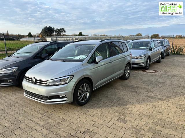 Volkswagen Touran Comfortline 1.5 TSI 150 PS Klima, Parksensoren vo/hi, ACC-Tempomat, Nebelscheinwerfer, Radio Ready2Discover 8", M-Lederlenkrad, Abgedunkelte Scheiben, Dachreling, Digital Cockpit 8" 