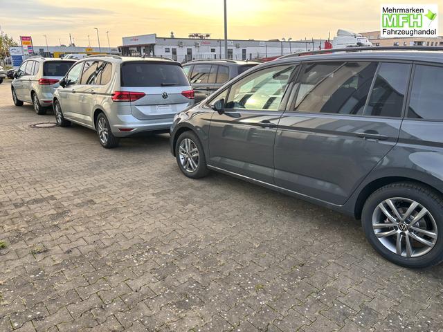 Volkswagen Touran Comfortline 1.5 TSI 150 PS Klima, Parksensoren vo/hi, ACC-Tempomat, Nebelscheinwerfer, Radio Ready2Discover 8", M-Lederlenkrad, Abgedunkelte Scheiben, Dachreling, Digital Cockpit 8" 