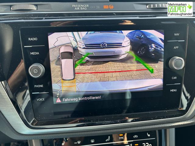 Volkswagen Touran Comfortline 1.5 TSI 150 PS Klima, Parksensoren vo/hi, ACC-Tempomat, Nebelscheinwerfer, Radio Ready2Discover 8", M-Lederlenkrad, Abgedunkelte Scheiben, Dachreling, Digital Cockpit 8" 
