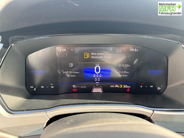 Volkswagen Touran Comfortline 1.5 TSI 150 PS Klima, Parksensoren vo/hi, ACC-Tempomat, Nebelscheinwerfer, Radio Ready2Discover 8", M-Lederlenkrad, Abgedunkelte Scheiben, Dachreling, Digital Cockpit 8" 