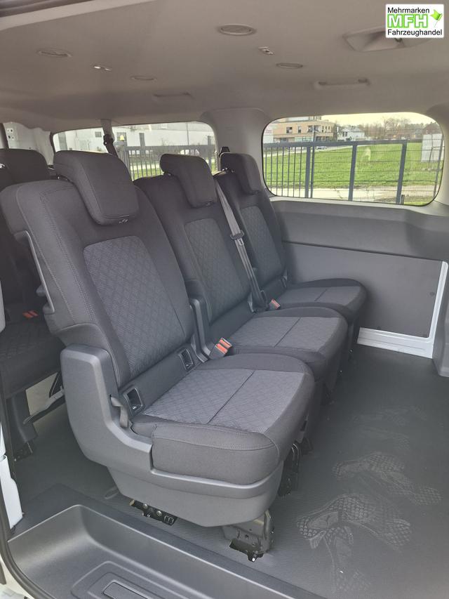 Volkswagen T7 Kombi Basis 2.0 TDI 150PS, 1-Zonen-Klimaautomatik, Parksensoren hinten, Privacy-Glas, 70l-Tank, Radio 13" + Wireless App-Connect, Tempomat, Digitales Cockpit, Keyless Start, Schiebet&uuml;re rechts 