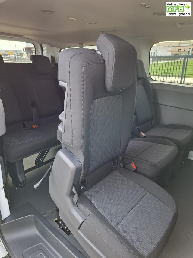 Volkswagen T7 Kombi Basis 2.0 TDI 150PS, 1-Zonen-Klimaautomatik, Parksensoren hinten, Privacy-Glas, 70l-Tank, Radio 13" + Wireless App-Connect, Tempomat, Digitales Cockpit, Keyless Start, Schiebet&uuml;re rechts 