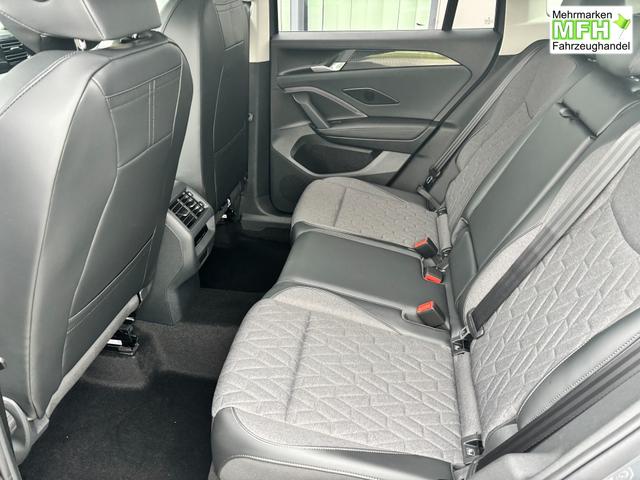 Volkswagen Tiguan LIFE 1.5 eTSI 150PS DSG, Blau-Metallic, 18" Alu NAPOLI, LED-PLUS-SCHEINWERFER, ELEKTR. HECKKLAPPE, KEYLESS ACCESS, PRIVACY-GLAS, DACHRELING, WINTER-PAKET, ACC, Park Assist, Parksensoren, Kamera, 3-Zonen-Climatronic, Radio/Wireless App-Connect, Digitales Cockpi 