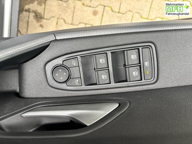 Dacia Duster Expression 1.6 HYBRID 140 AUTOMATIK (Benzin/Elektro), 17" Alufelgen "TERGAN", Klimaanlage, R&uuml;ckfahrkamera, Parksensoren hinten, LED-Scheinwerfer, Radio Media 10" + Smartphone-Spiegelung, Armlehne, Dachreling, Tempomat, Verkehrszeichenerkennung, Spurassistent 