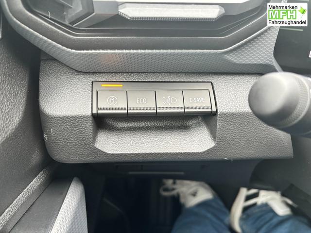 Dacia Duster Expression 1.6 HYBRID 140 AUTOMATIK (Benzin/Elektro), 17" Alufelgen "TERGAN", Klimaanlage, R&uuml;ckfahrkamera, Parksensoren hinten, LED-Scheinwerfer, Radio Media 10" + Smartphone-Spiegelung, Armlehne, Dachreling, Tempomat, Verkehrszeichenerkennung, Spurassistent 