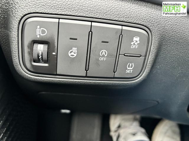 Hyundai i20 Family 1.2i 79PS, SCHWARZ-METALLIC, 16" ALUFELGEN, 5 Jahre Garantie, WINTER-PAKET, KLIMAAUTOMATIK, Abgedunkelte Scheiben, NAVIGATION 10,25", Parksensoren hinten, R&uuml;ckfahrkamera, Alarm, Lederlenkrad, Tempomat, Armlehne vorne, Reserverad 