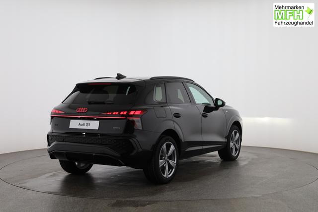 Audi Q3 Basis 2.0 TFSI quattro (Allrad) 204PS S-Tronic (Automatik), 17" Alufelgen, Elektr. Heckklappe, MMI Navigation plus, Sitzheizung, 3-Zonen-Klimaautomatik, Parksensoren vorn/hinten, M-Lederlenkrad, Tempomat, Dachreling, Virtual Cockpit 