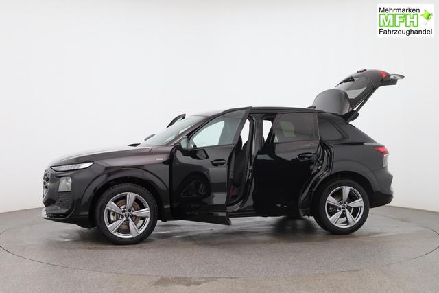 Audi Q3 Basis 2.0 TFSI quattro (Allrad) 204PS S-Tronic (Automatik), 17" Alufelgen, Elektr. Heckklappe, MMI Navigation plus, Sitzheizung, 3-Zonen-Klimaautomatik, Parksensoren vorn/hinten, M-Lederlenkrad, Tempomat, Dachreling, Virtual Cockpit 